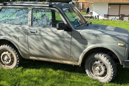Lada Niva 84.767 km 8.100 &euro; Schemmerhofen 88433