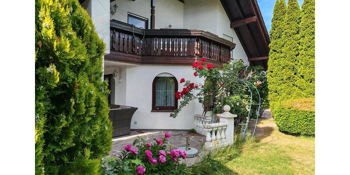 Villa Illertissen - 10 Zimmer, 326 m&sup2;, 1.000.000&euro; | Angebot:27025551