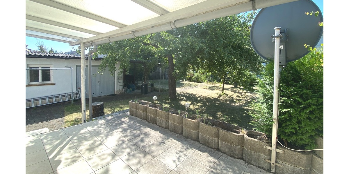 Neu-Ulm: Modernisiertes Mehrfamilienhaus (DHH) mit idyllischem Garten in Donau-Nähe - Mehrfamilienhaus, Wohnhaus Neu-Ulm / Offenhausen Offenhausen | Angebot:27262163