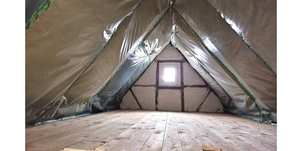 Etagenwohnung Laichingen Feldstetten - 7 Zimmer, 202 m&sup2;, 299.000&euro; | Angebot:25695100