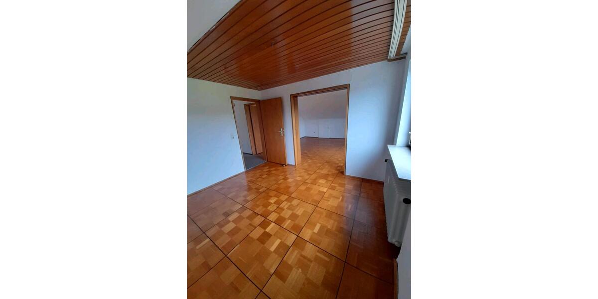 Dachgeschoßwohnung Achstetten - 4 Zimmer, 80 m&sup2;, 1.100&euro; | Angebot:25547162