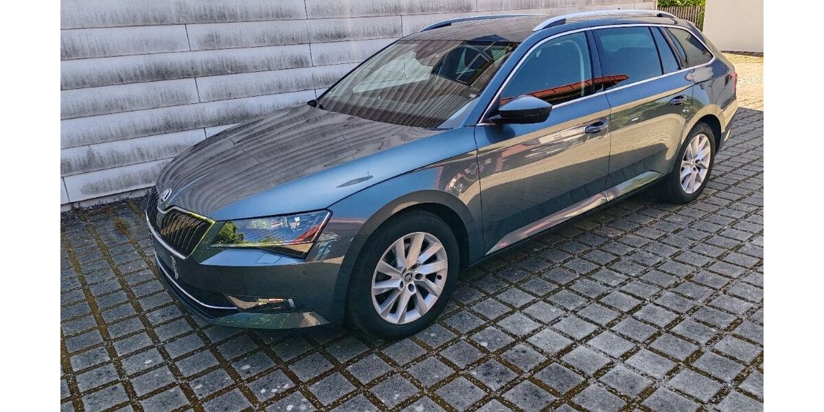 Skoda Superb 93.500 km 22.800 &euro; Günzburg 89312
