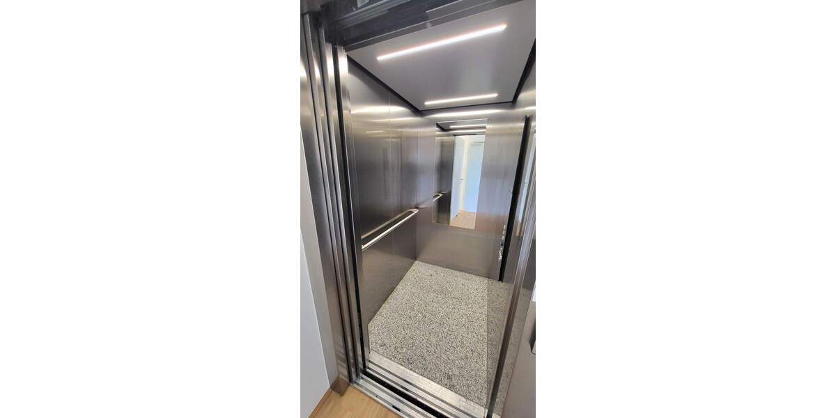 Etagenwohnung Neu-Ulm Burlafingen - 3 Zimmer, 137 m&sup2;, 1.935&euro; | Angebot:25728452