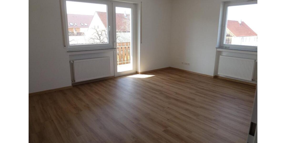 Etagenwohnung Neu-Ulm Burlafingen - 4.5 Zimmer, 101 m&sup2;, 1.150&euro; | Angebot:26045100