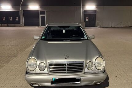 Mercedes-Benz 240 184.000 km 3.300 &euro; Blaustein 89134