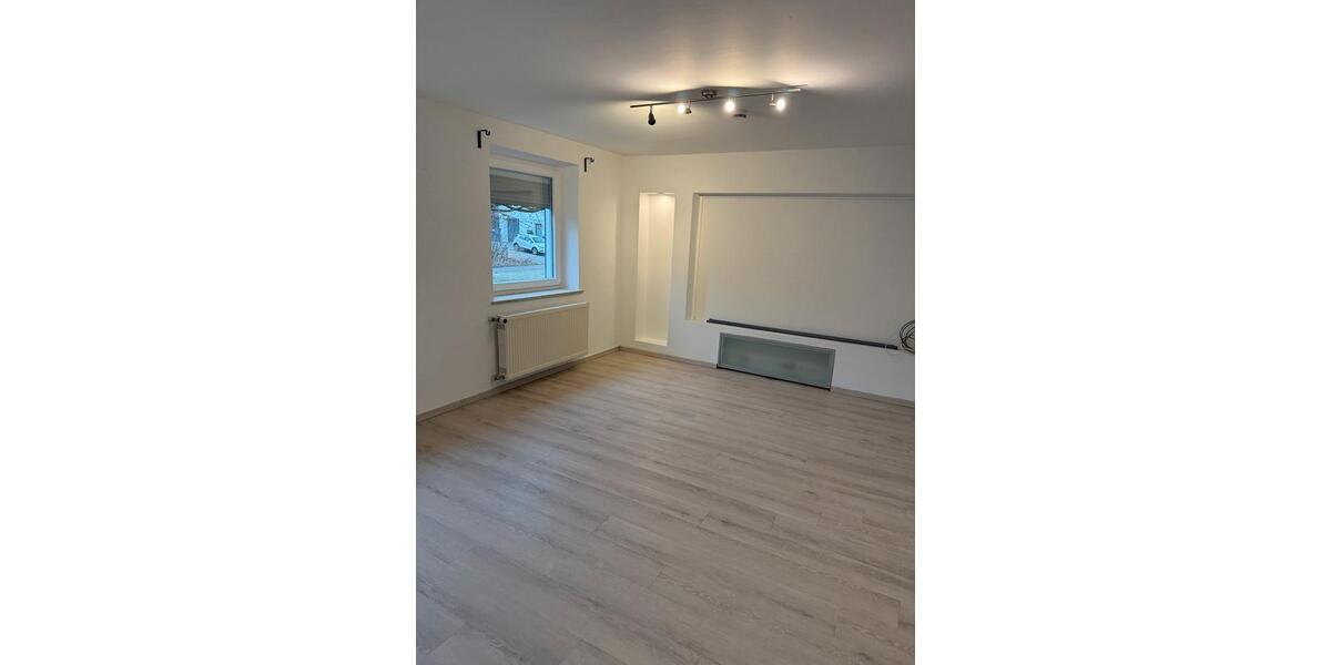 Erdgeschoßwohnung Leipheim - 11 Zimmer, 250 m&sup2;, 2.600&euro; | Angebot:25220766