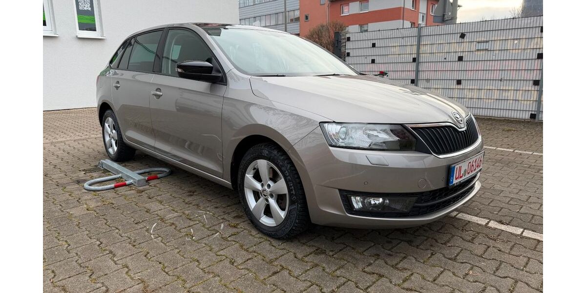 Skoda Rapid 89.000 km 11.900 &euro; Ulm 89077