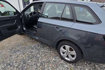 Skoda Fabia 122.900 km 8.199 &euro; Dornstadt 89160