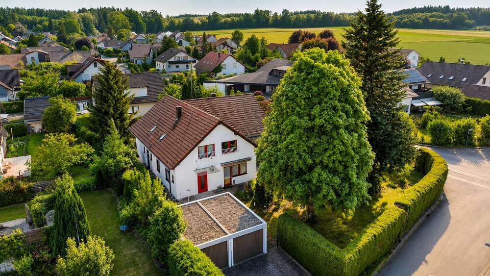 Einfamilienhaus Pfaffenhofen an der Roth - 10 Zimmer, 229 m&sup2;, 649.000&euro; | Angebot:27110692