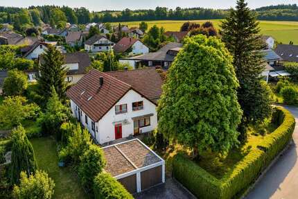 Haus Pfaffenhofen an der Roth - 10 Zimmer, 229 m&sup2;, 649.000&euro; | Angebot:27110692