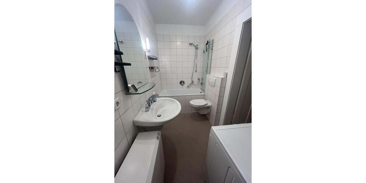 Dachgeschoßwohnung Ulm - 13 Zimmer, 112 m&sup2;, 645&euro; | Angebot:25716802