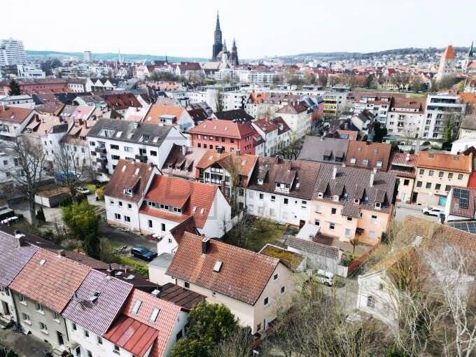 Mehrfamilienhaus, Wohnhaus Neu-Ulm Stadtmitte - 9 Zimmer, 260 m&sup2;, 1.040.000&euro; | Angebot:25702925