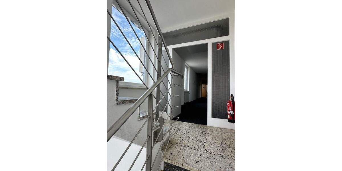 Gewerbeobjekt Weißenhorn - 8 Zimmer, 213 m&sup2;, 1.900&euro; | Angebot:25664443
