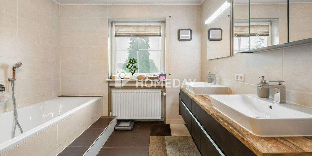 Einfamilienhaus Illertissen Tiefenbach - 7 Zimmer, 267 m&sup2;, 1.150.000&euro; | Angebot:25737638