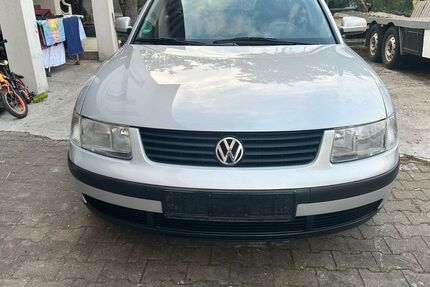 VW Passat 210.000 km 2.650 &euro; Vohringen 89269