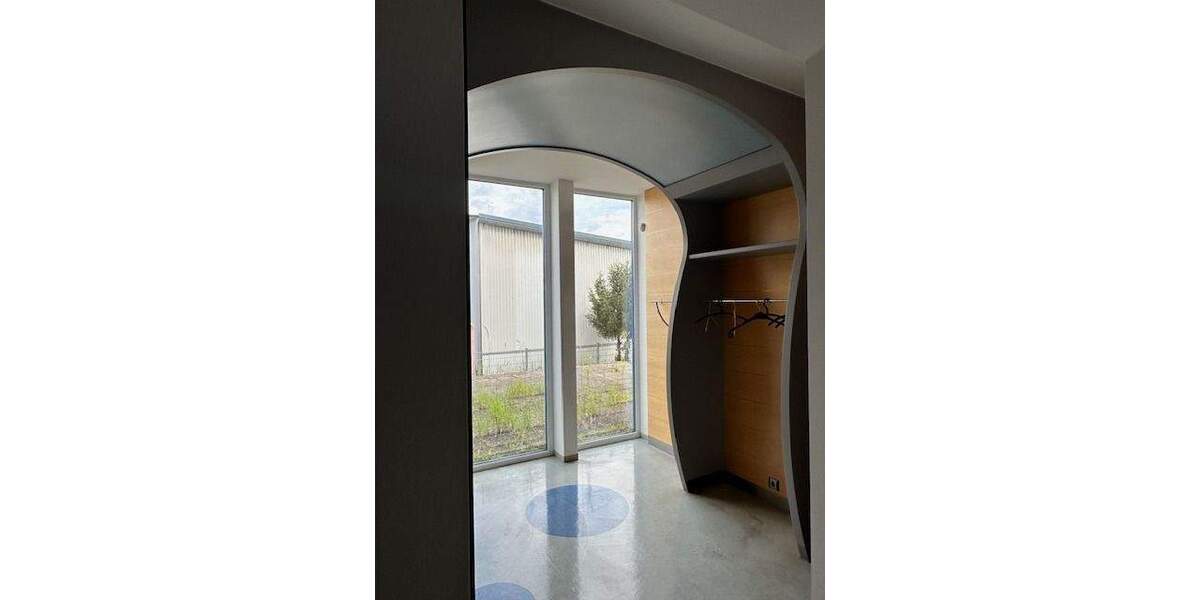Gewerbeobjekt Weißenhorn - 8 Zimmer, 213 m&sup2;, 1.900&euro; | Angebot:25664443