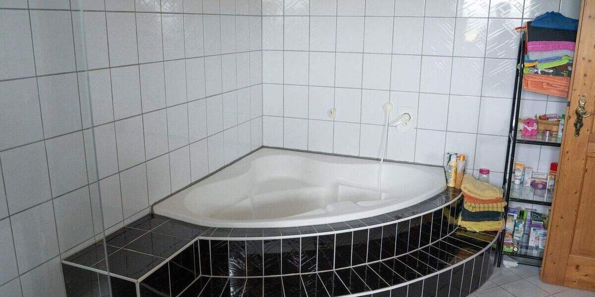 Einfamilienhaus Laichingen Suppingen - 7 Zimmer, 180 m&sup2;, 629.000&euro; | Angebot:25720674