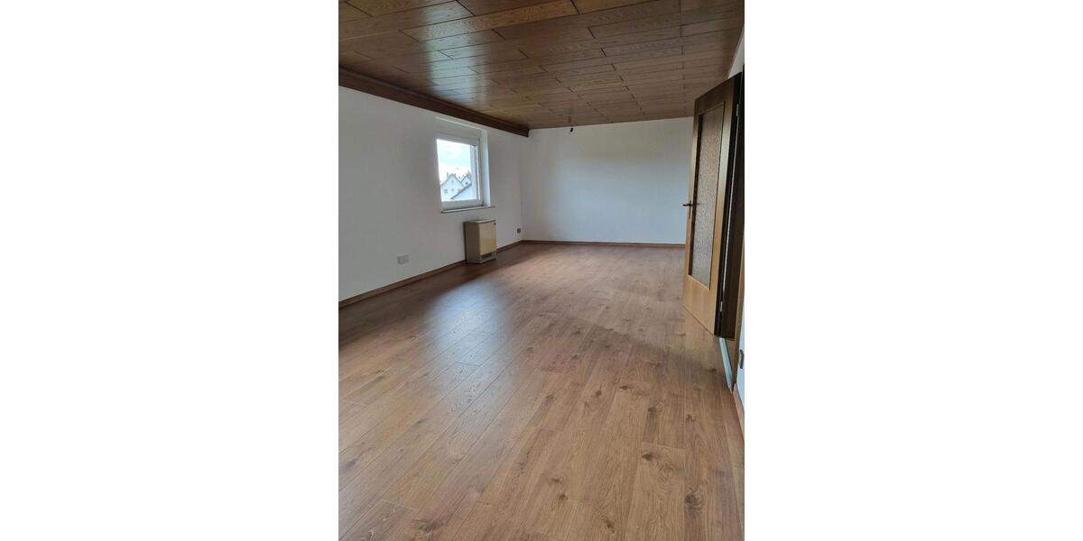 Etagenwohnung Dornstadt - 3 Zimmer, 120 m&sup2;, 850&euro; | Angebot:25639842