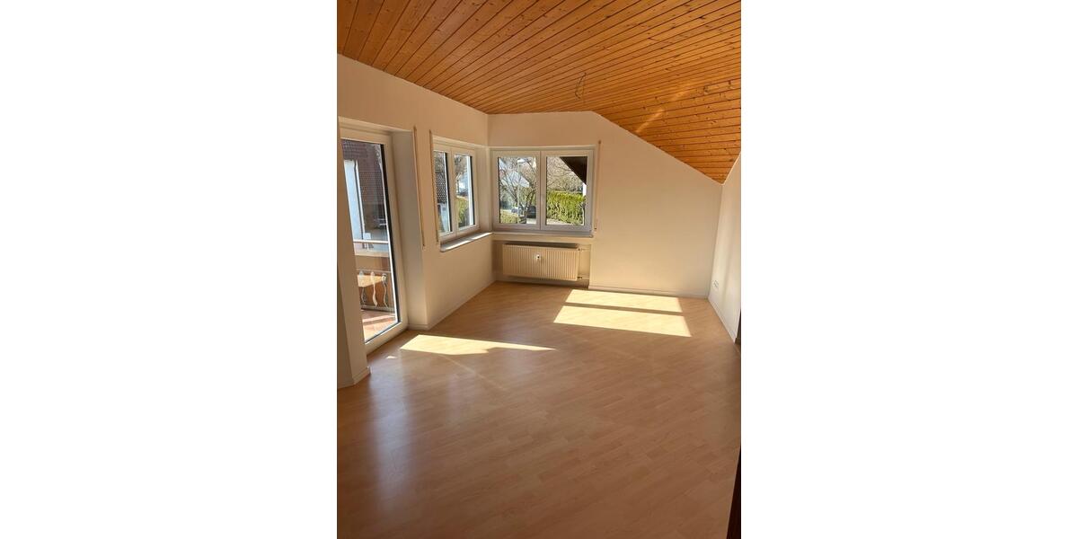 Dachgeschoßwohnung Ulm Donautal - 2.5 Zimmer, 100 m&sup2;, 1.000&euro; | Angebot:26326748
