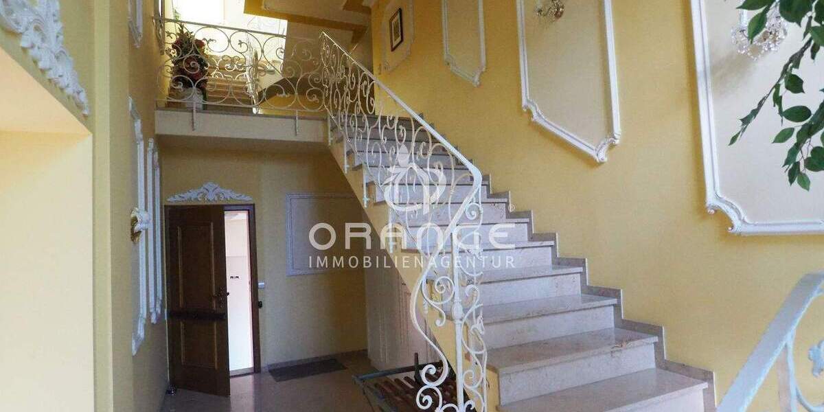 Mehrfamilienhaus, Wohnhaus Blaubeuren - 7 Zimmer, 226 m&sup2;, 975.000&euro; | Angebot:25678543