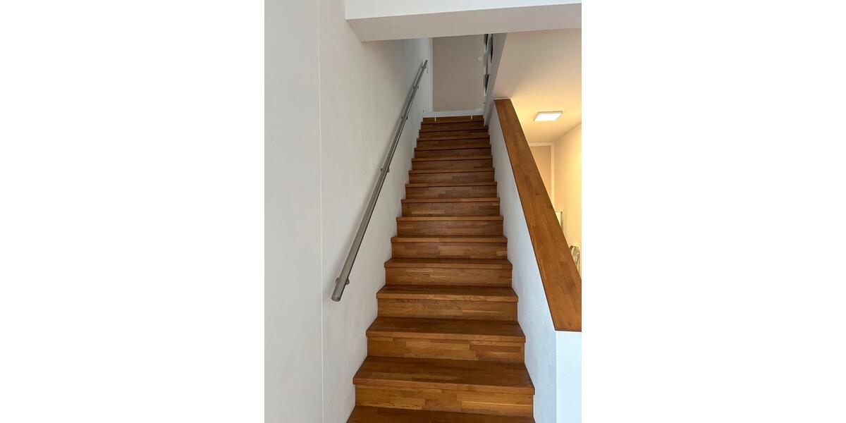 Etagenwohnung Nellingen - 4 Zimmer, 185 m&sup2;, 1.950&euro; | Angebot:24653845