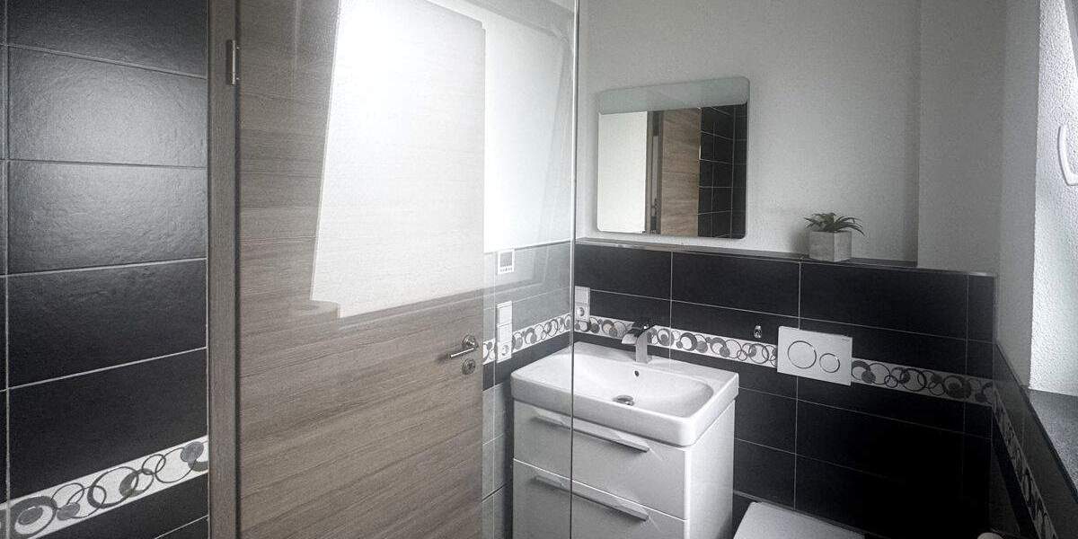 Einfamilienhaus Laupheim - 8 Zimmer, 255 m&sup2;, 1.199.000&euro; | Angebot:25693602