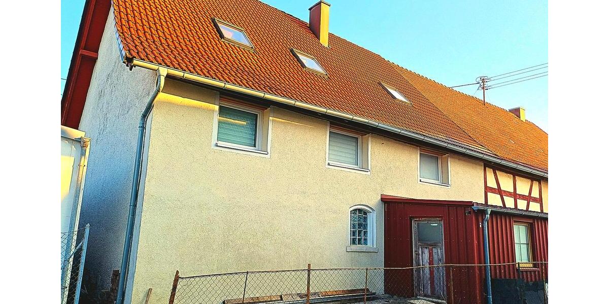 Einfamilienhaus Ehingen (Donau) - 9 Zimmer, 165 m&sup2;, 310.000&euro; | Angebot:25748573