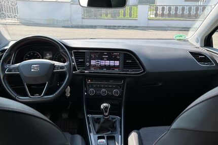 Seat Leon 82.318 km 14.100 &euro; Illertissen 89257