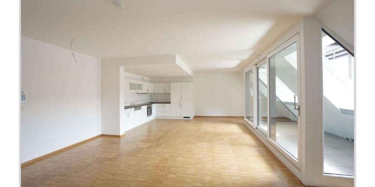 Etagenwohnung Ulm Oststadt - 2 Zimmer, 99 m&sup2;, 1.350&euro; | Angebot:26260798