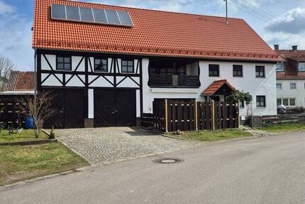 Haus Oberroth - 8 Zimmer, 244 m&sup2;, 449.500&euro; | Angebot:25687303