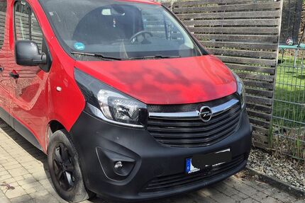 Opel Vivaro 98.000 km 16.500 &euro; Weißenhorn 89264