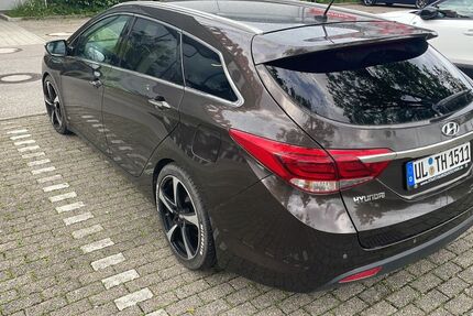 Hyundai i40 176.000 km 5.999 &euro; Blaustein 89134