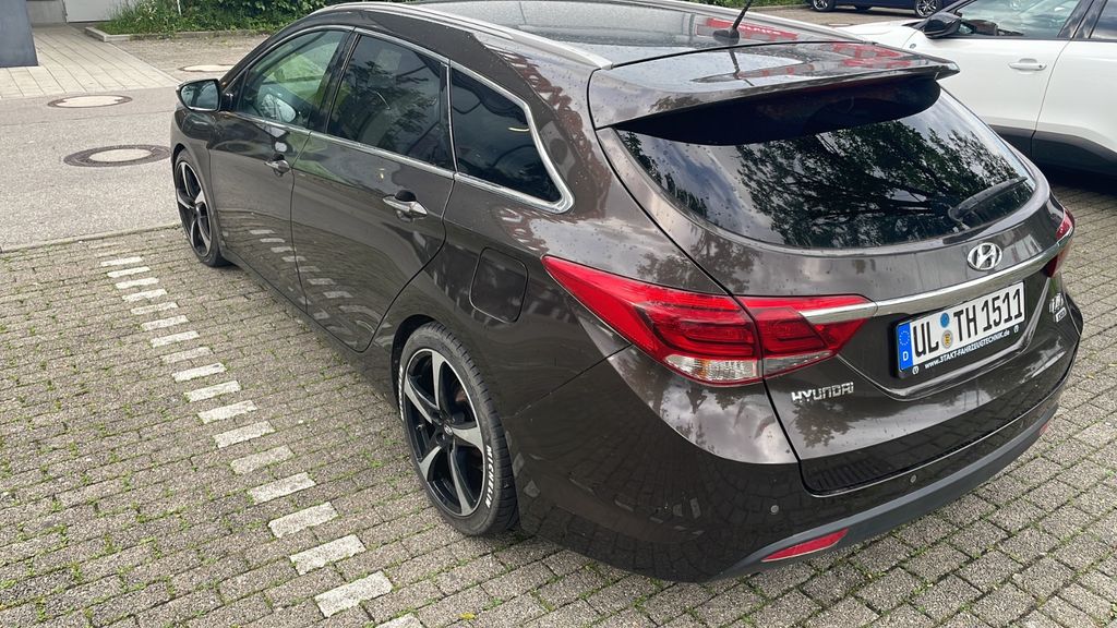 Hyundai i40 176.000 km 5.999 &euro; Blaustein 89134