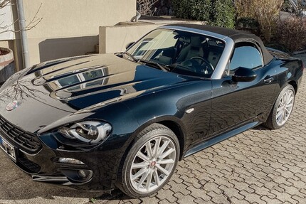 Fiat 124 Spider 19.505 km 22.500 &euro; Buch 89290
