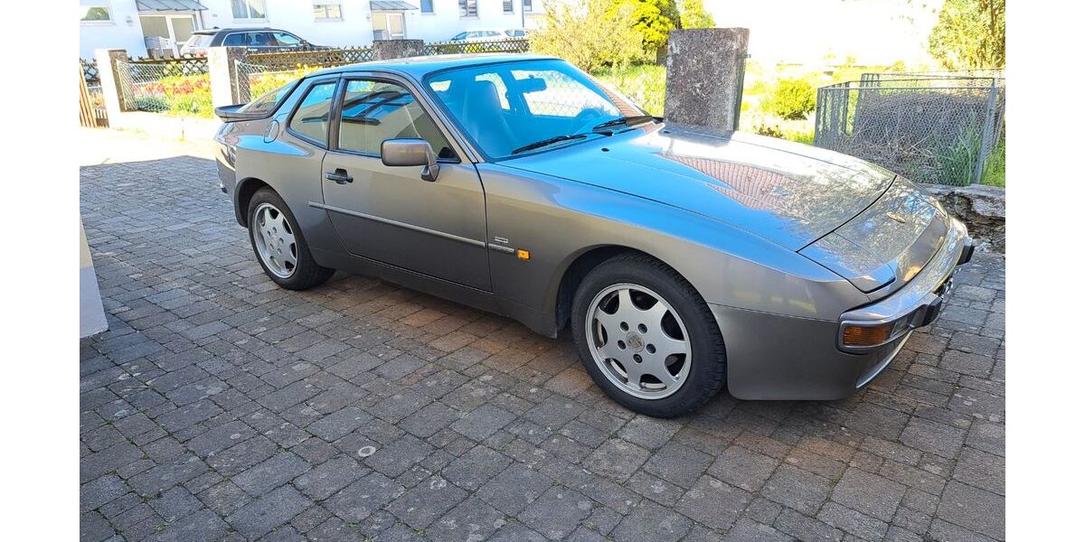 Porsche 944 225.650 km 14.500 &euro; Senden 89250