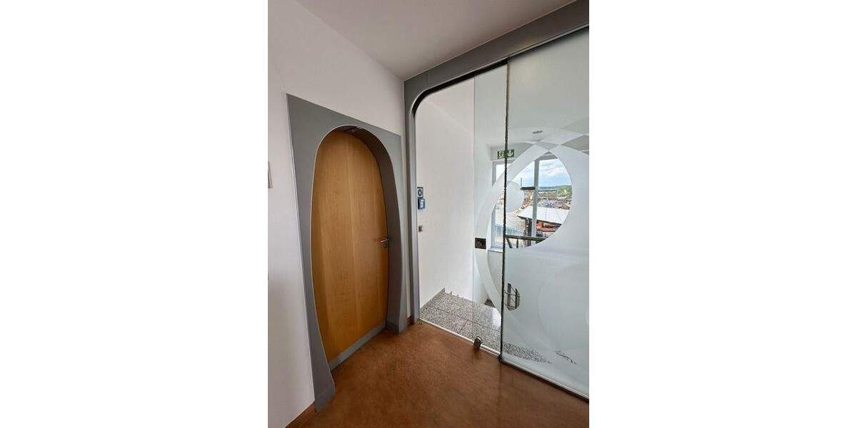 Gewerbeobjekt Weißenhorn - 8 Zimmer, 213 m&sup2;, 1.900&euro; | Angebot:25664443