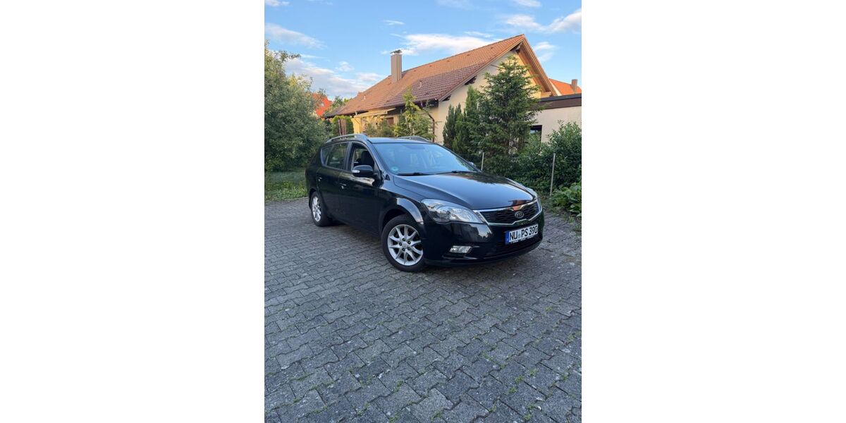 Kia ceed / Ceed 194.000 km 2.850 &euro; Neu Ulm 89233