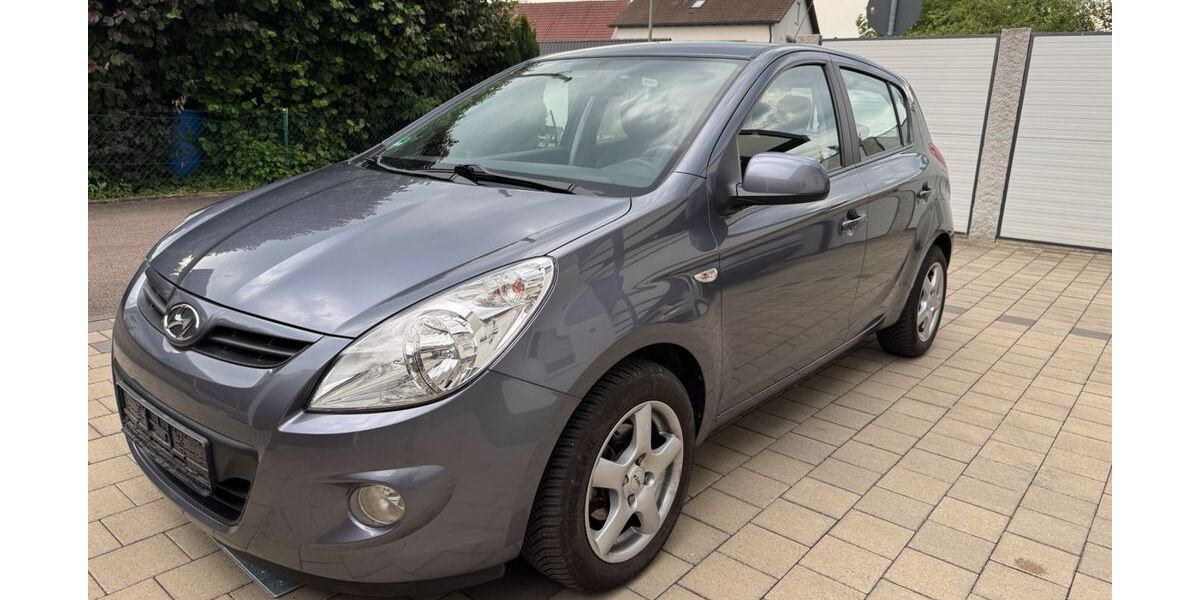 Hyundai i20 21.650 km 8.200 &euro; Illertissen 89257