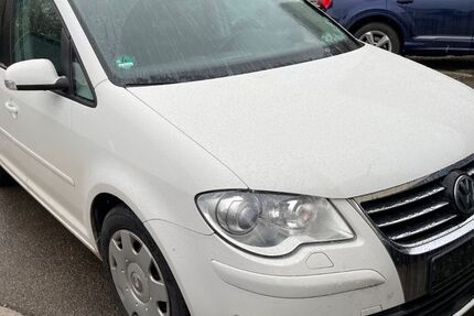 VW Touran 197.000 km 2.999 &euro; Ichenhausen-Hochwang 89335