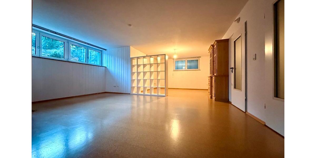 Etagenwohnung Günzburg - 3 Zimmer, 100 m&sup2;, 975&euro; | Angebot:25570683