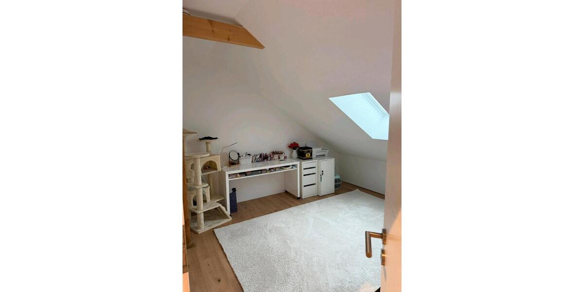 Etagenwohnung Holzheim - 3 Zimmer, 80 m&sup2;, 1.000&euro; | Angebot:24865811