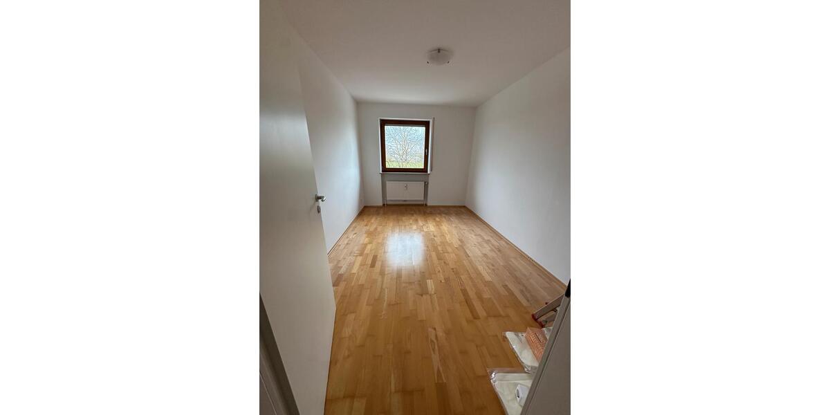 Etagenwohnung Neu-Ulm Ludwigsfeld - 3 Zimmer, 80 m&sup2;, 1.330&euro; | Angebot:25648872