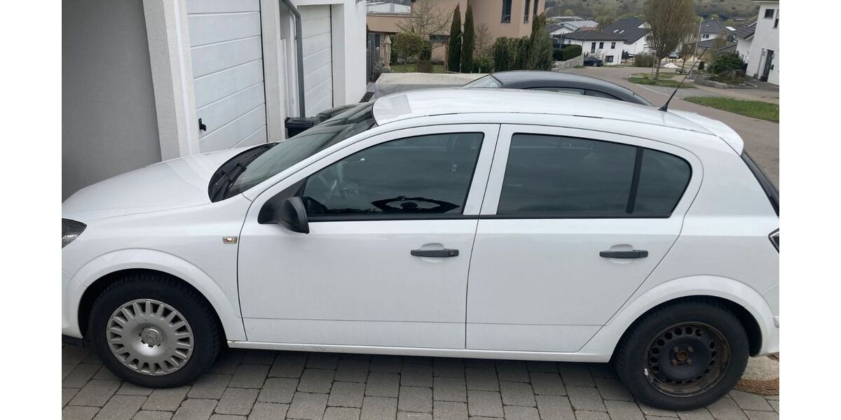 Opel Astra 151.000 km 2.290 &euro; Herbrechtingen 89542