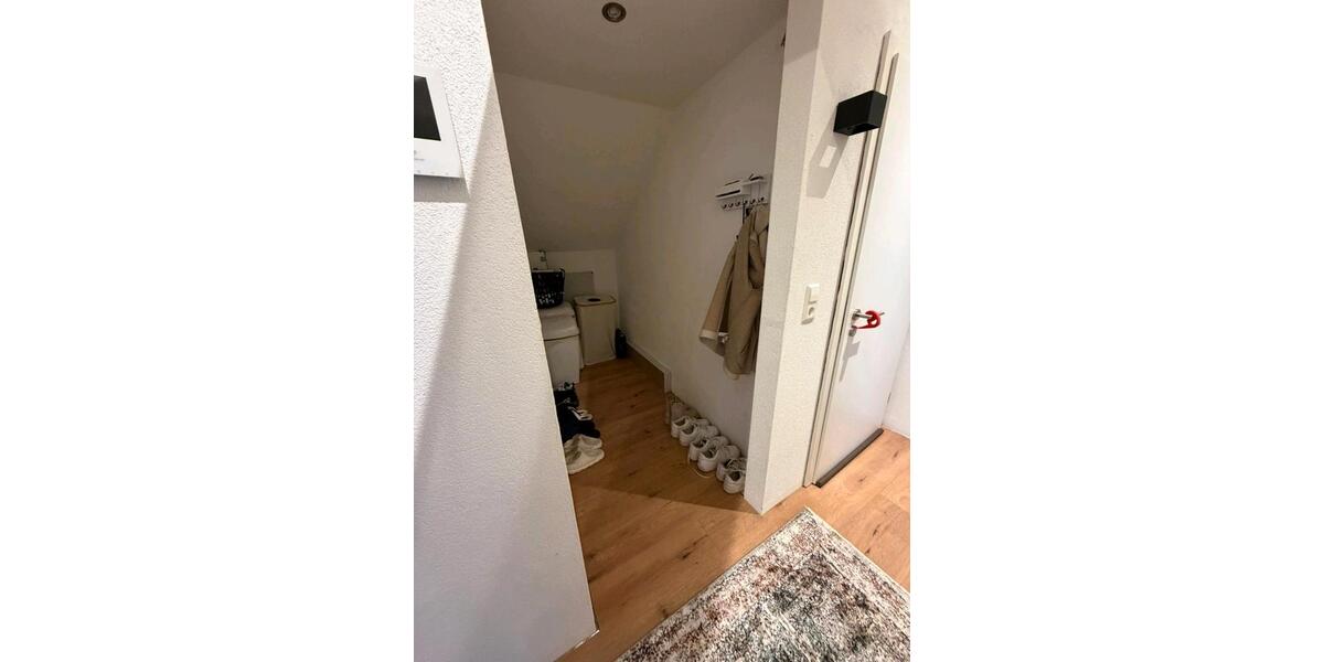 Etagenwohnung Holzheim - 3 Zimmer, 80 m&sup2;, 1.000&euro; | Angebot:24865811