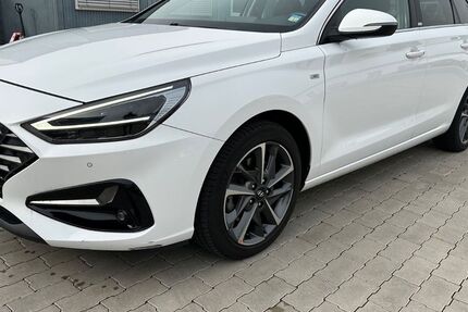 Hyundai i30 98.000 km 13.999 &euro; Neu-ulm 89231