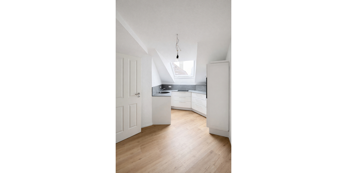 STUDENTEN-Wohngemeinschaft - 1 Zimmer in der Frauenstraße Ulm-Mitte - Frauenstraße Parkseite- - Dachgeschoßwohnung Ulm Oststadt | Angebot:26737725