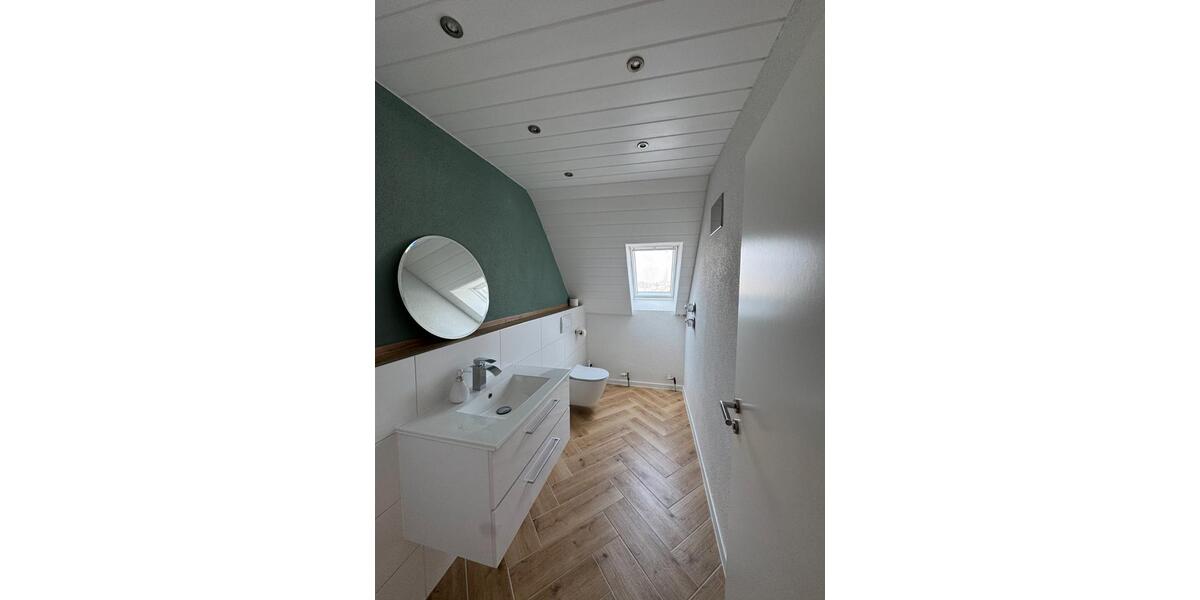 Dachgeschoßwohnung Vöhringen - 3 Zimmer, 62 m&sup2;, 1.000&euro; | Angebot:26050552