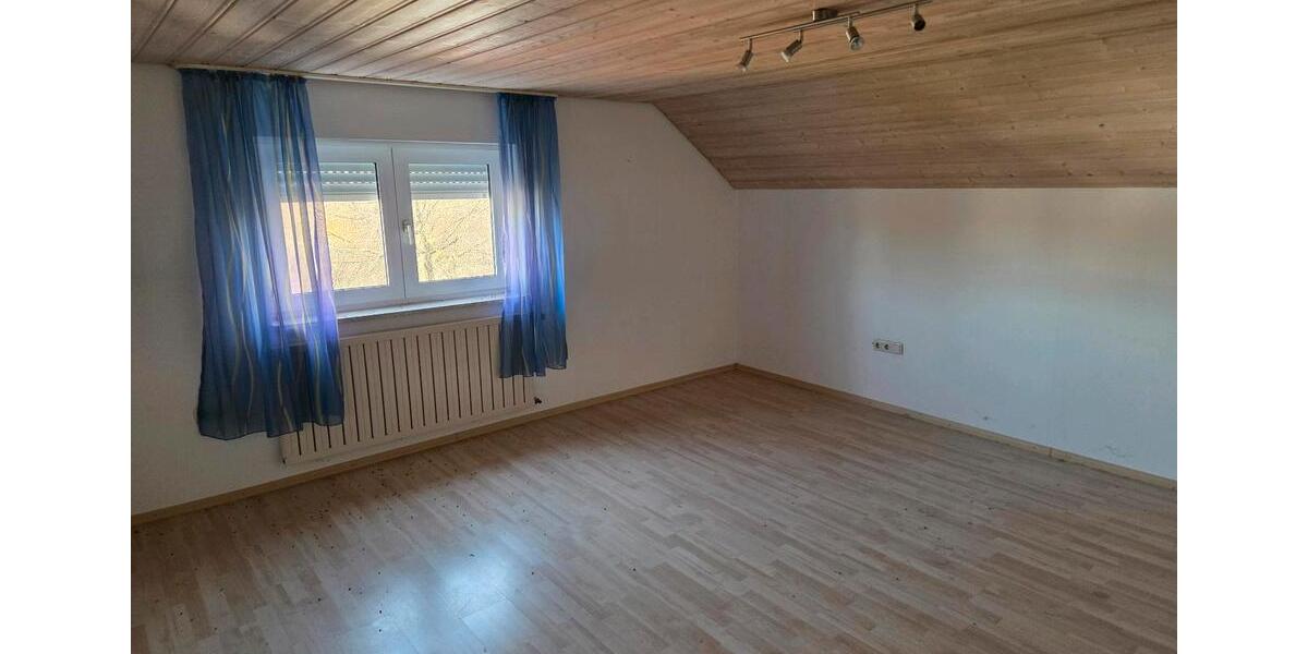 Maisonettenwohnung Neuburg an der Kammel - 3 Zimmer, 125 m&sup2;, 900&euro; | Angebot:25395618