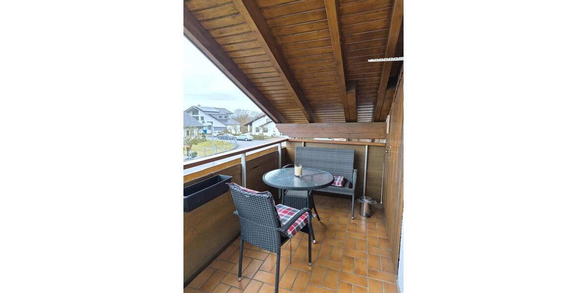 Dachgeschoßwohnung Laupheim - 3 Zimmer, 105 m&sup2;, 950&euro; | Angebot:25334980