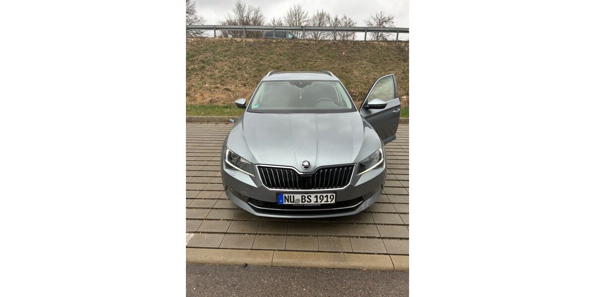 Skoda Superb 142.000 km 16.800 &euro; Ulm 89075